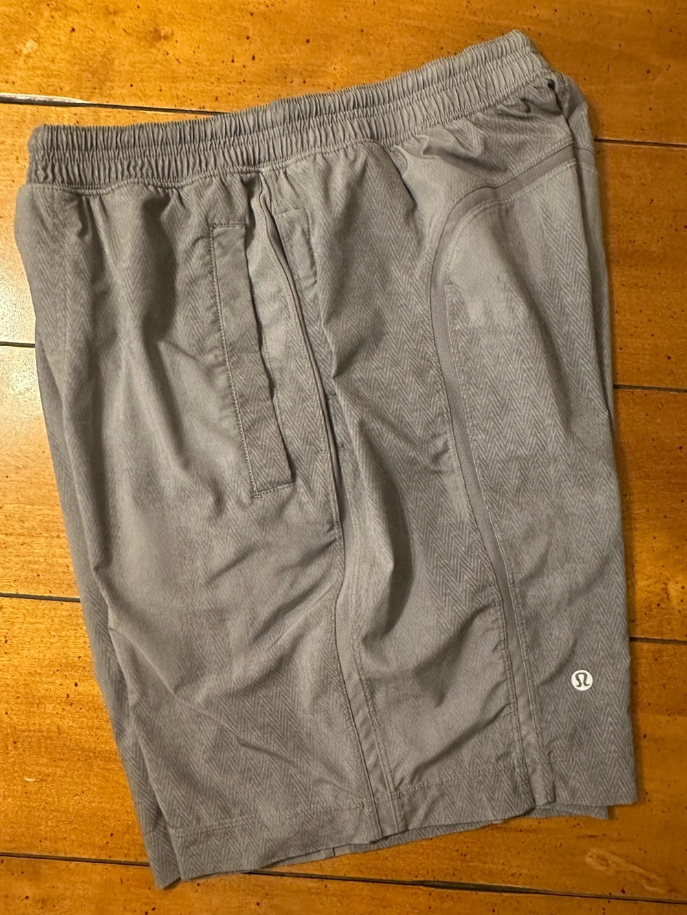 Mens lululemon Pace Breaker shorts with liner size Medium run yoga workout
